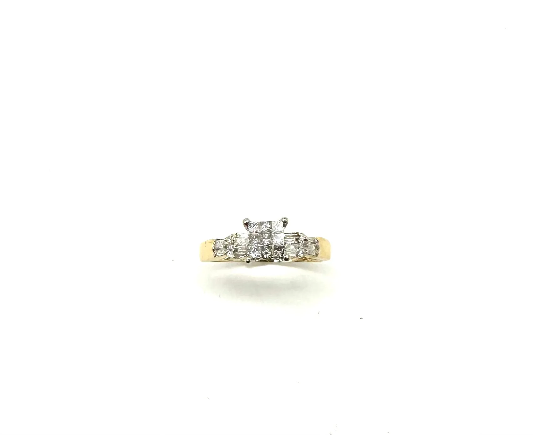 1/2 Ctw Square Invisible Set Diamond Ring