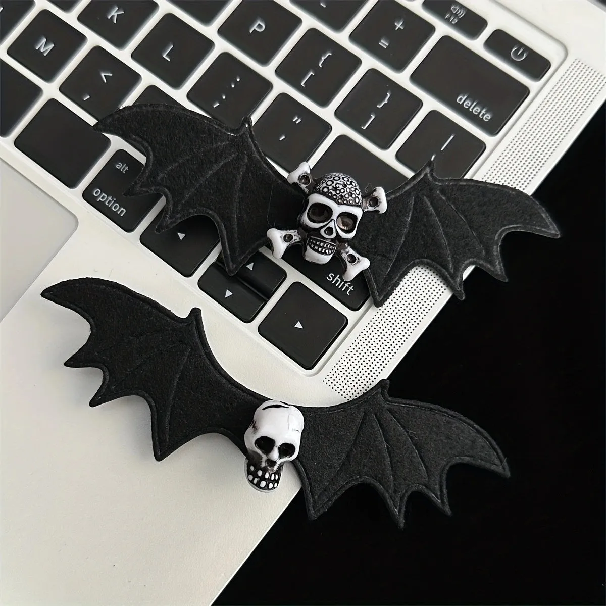 2pcs Punk Bat Hair Clip Halloween Skull Duckbill Clip Horror Bat Wing Alligator Clip For Women Girls Party Festival Decoration LJH38