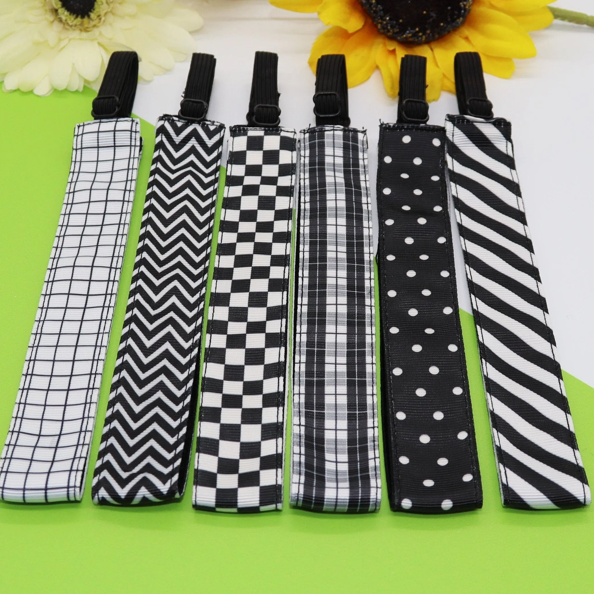 Adjustable No Slip Headbands - Black & White 6 Pack