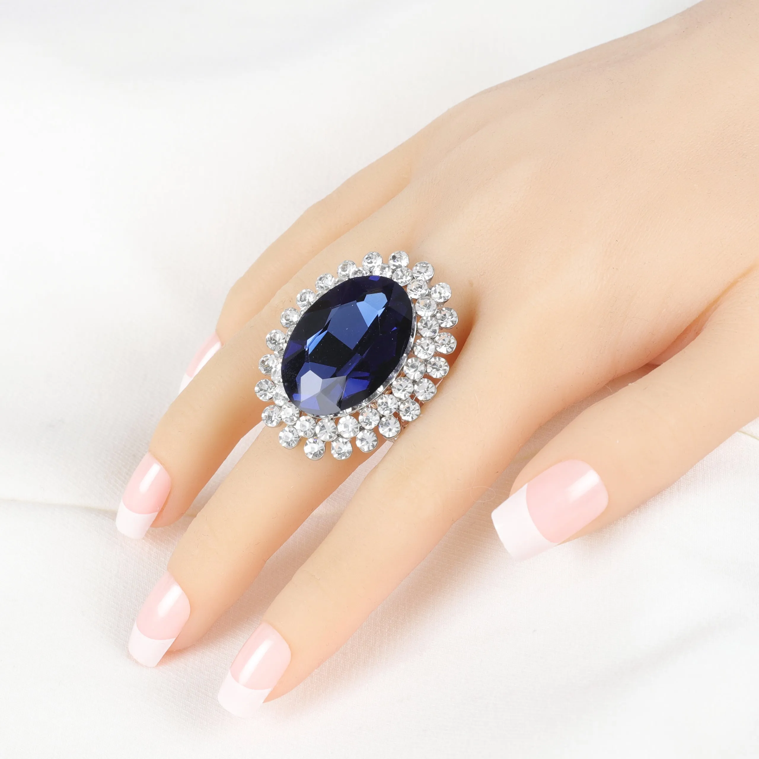 Alena Statement Oval Rhinestone Stretch Ring