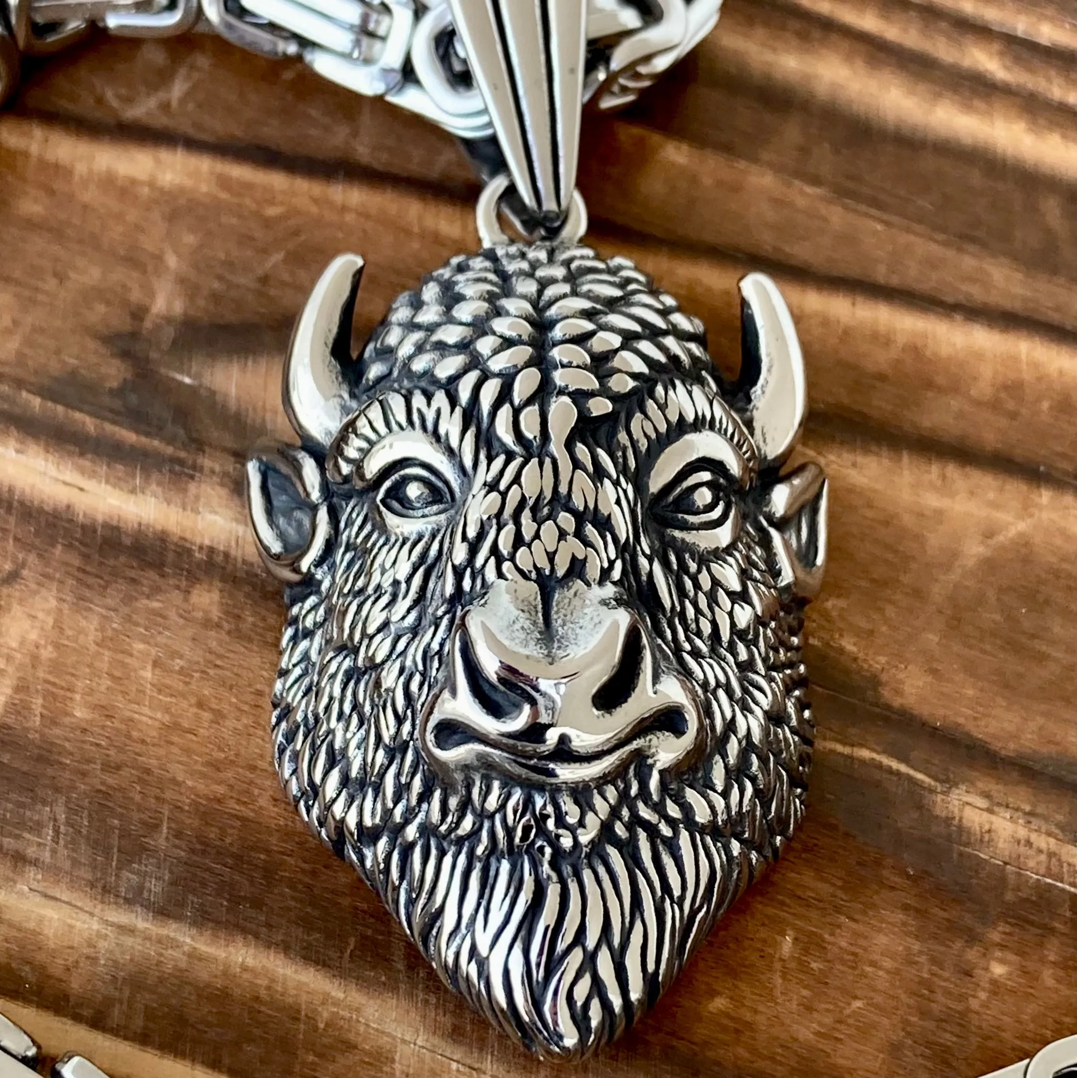 Buffalo Pendant - Necklace (249)