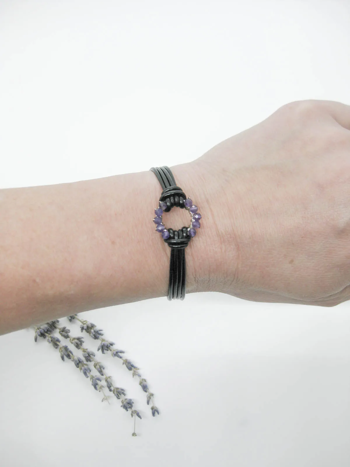 Circle: Amethyst Leather Bracelet - b280