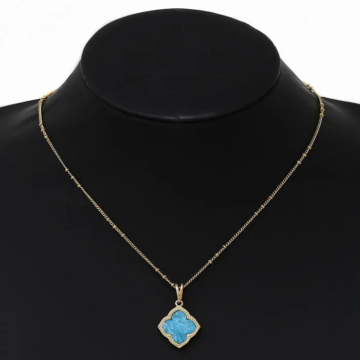 Clover Shape Acetate Pendant Short Chain Necklace