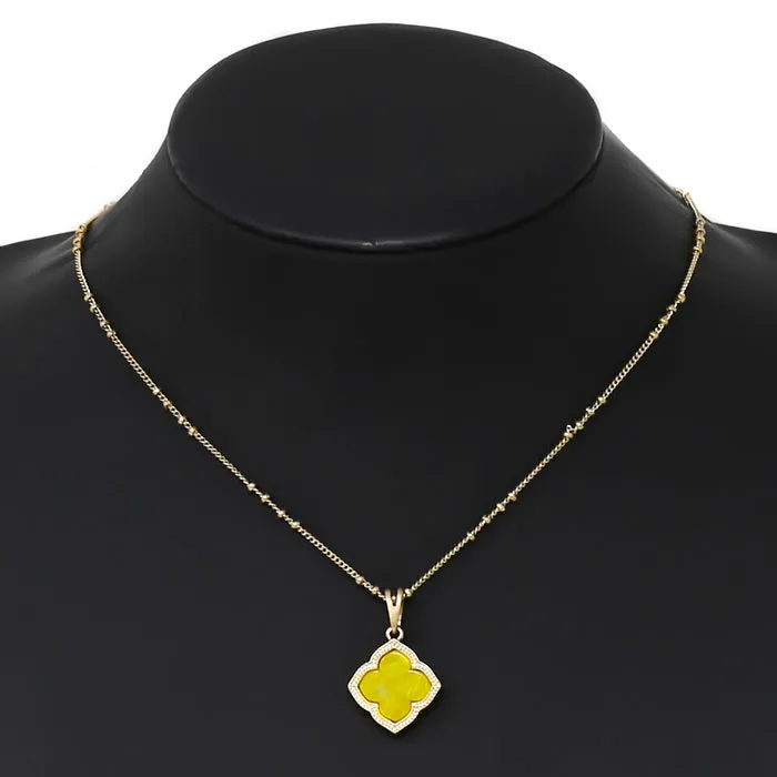 Clover Shape Acetate Pendant Short Chain Necklace