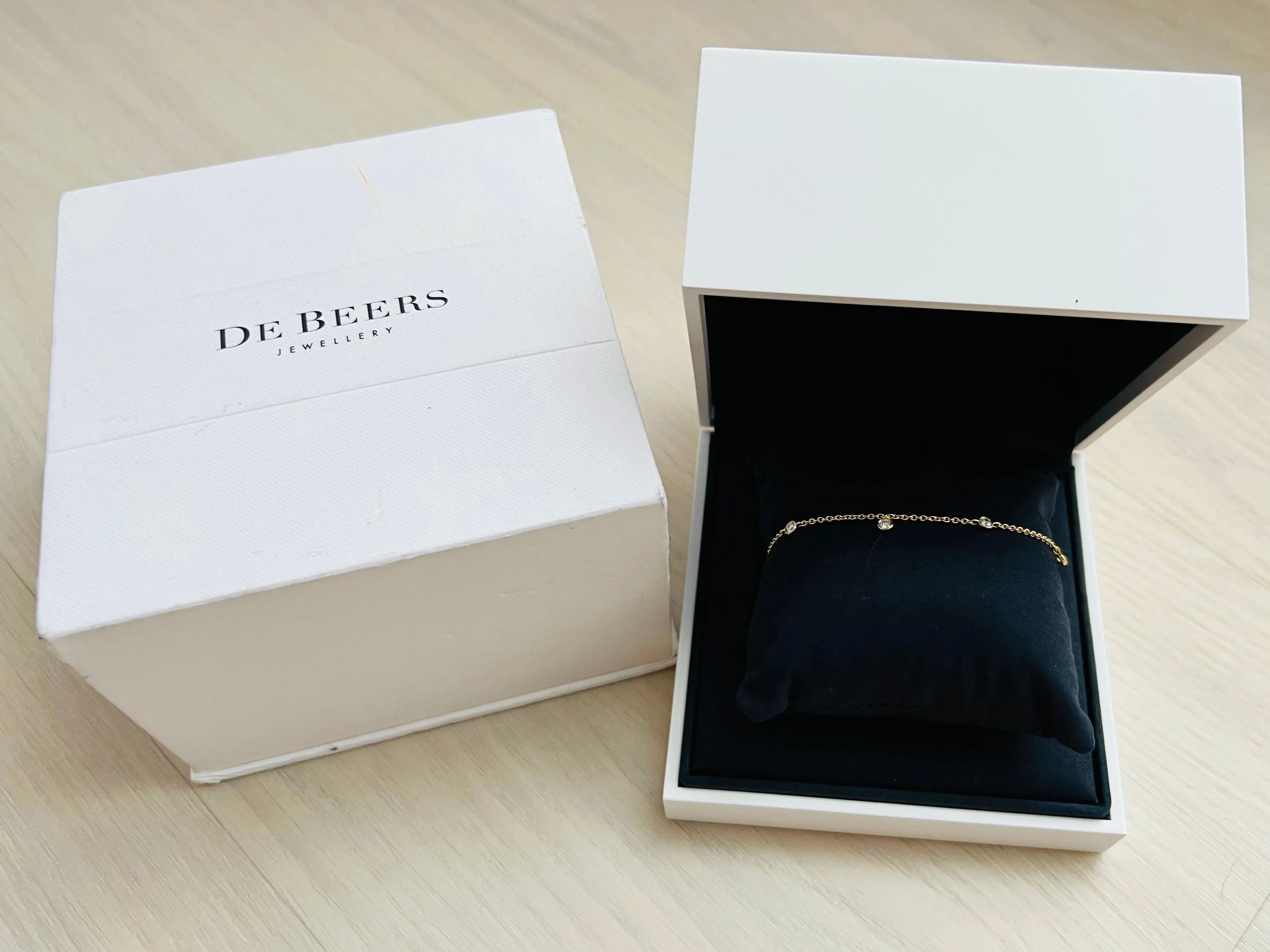 De Beers Clea 5 Diamond bracelet