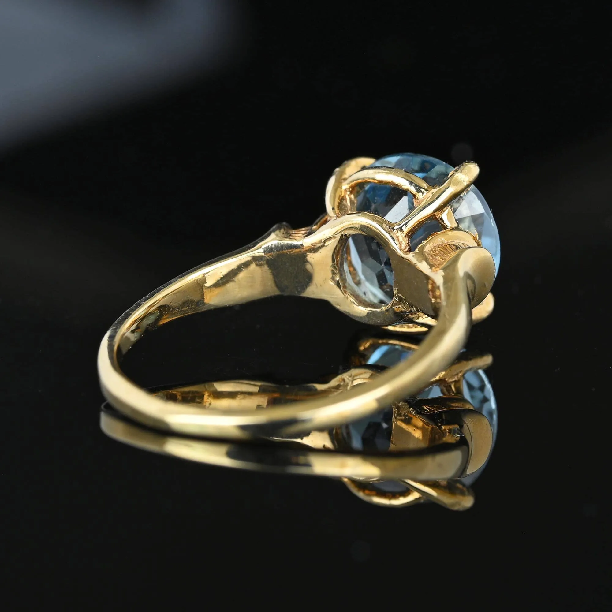 Fine Vintage 4.5 Carat Swiss Blue Topaz Ring in Gold