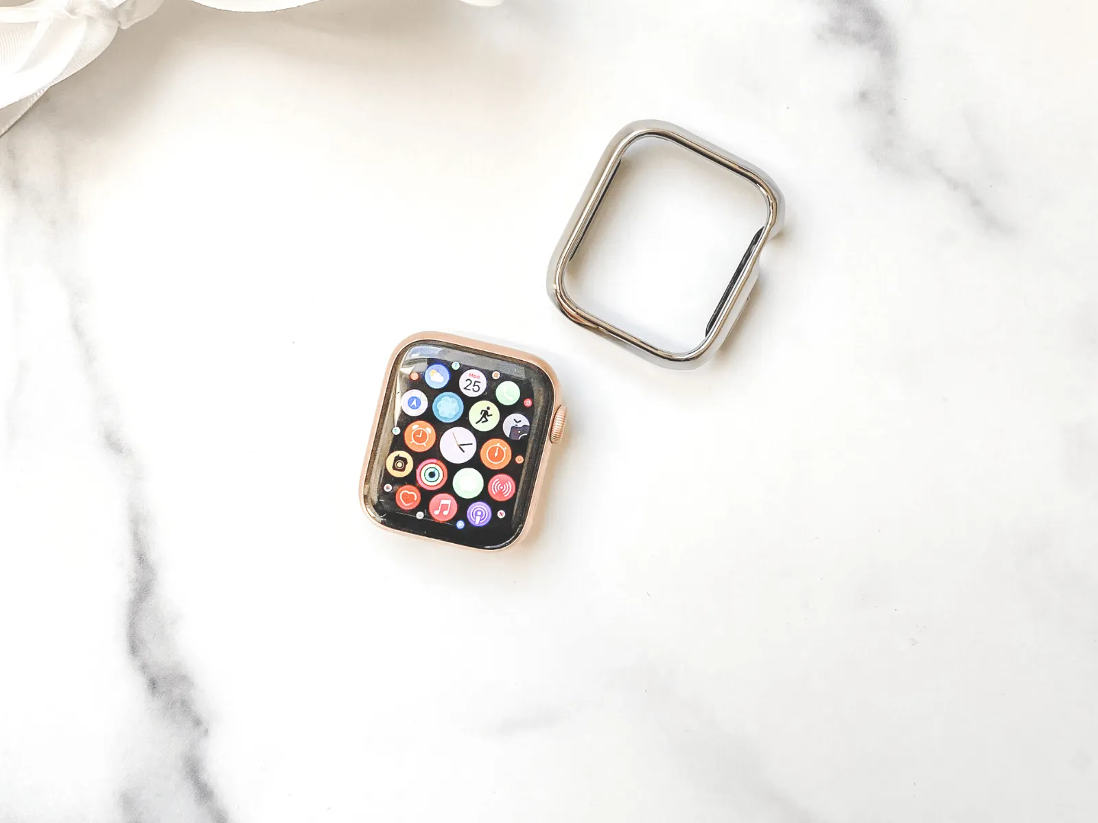 Goldenerre Shiny Case for the Apple Watch (Series 4-8, SE2)