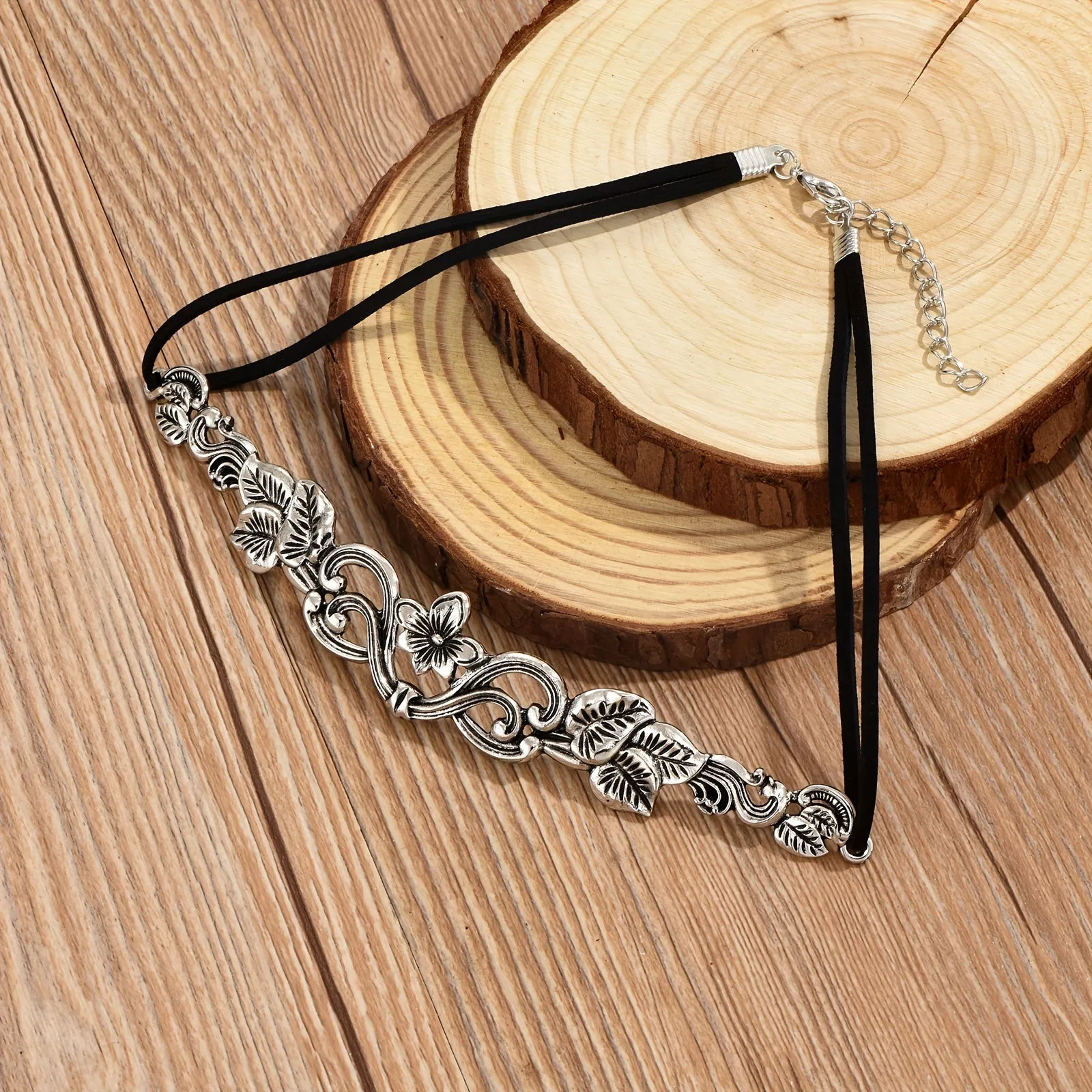 Gothic Vintage Choker Necklace - Leaves & Flowers Boho Adjustable Choker for Women