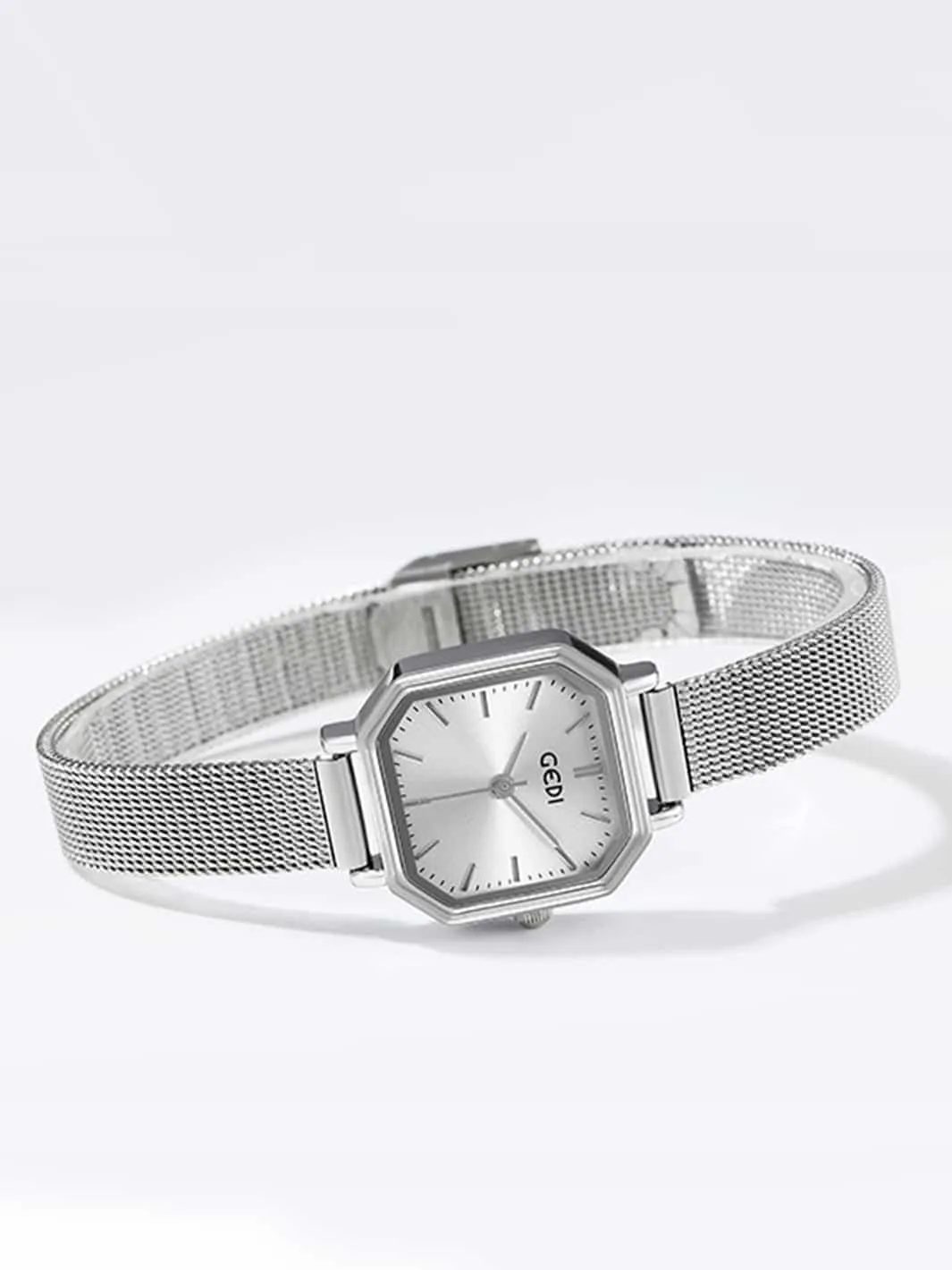 Irregular square simple quartz watch