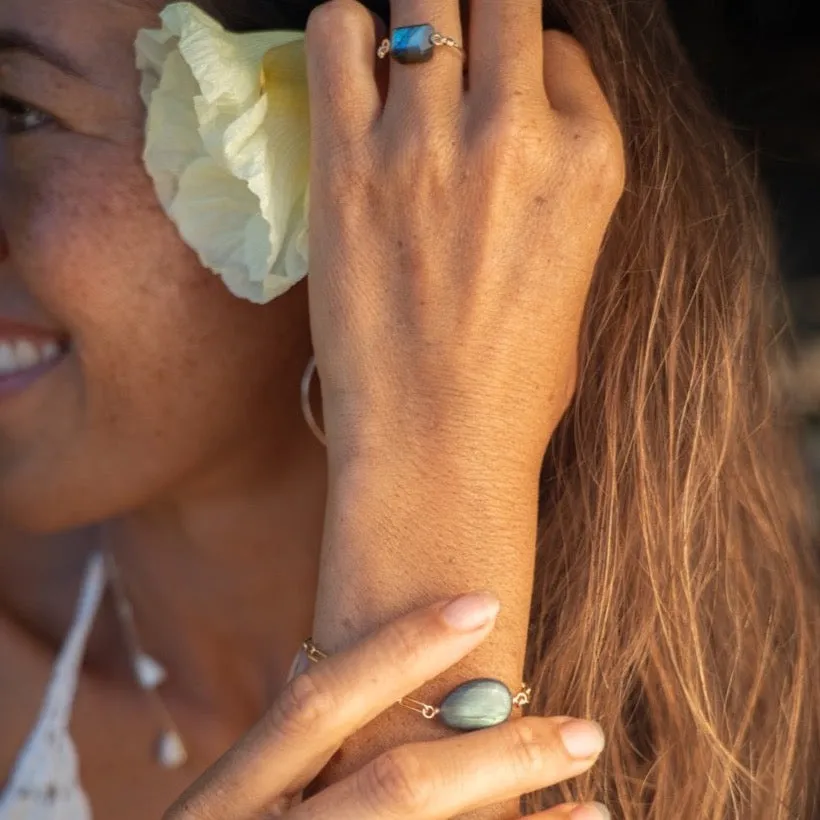 Makua Bracelet Labradorite