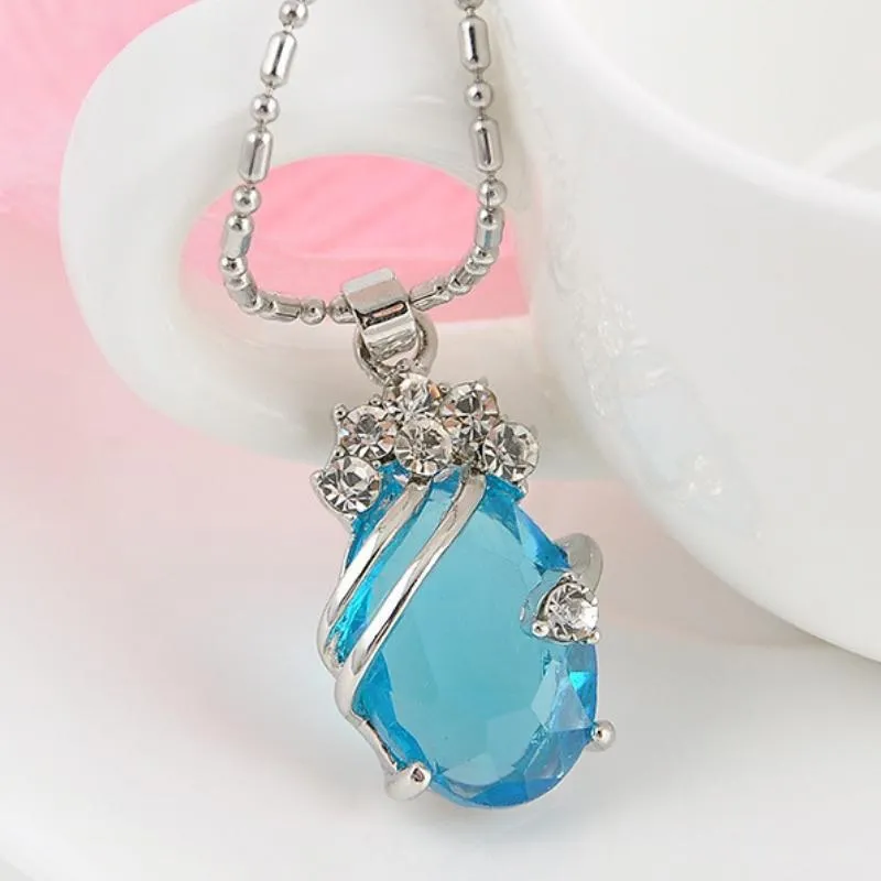 Morning Dew Blue Gem Necklace