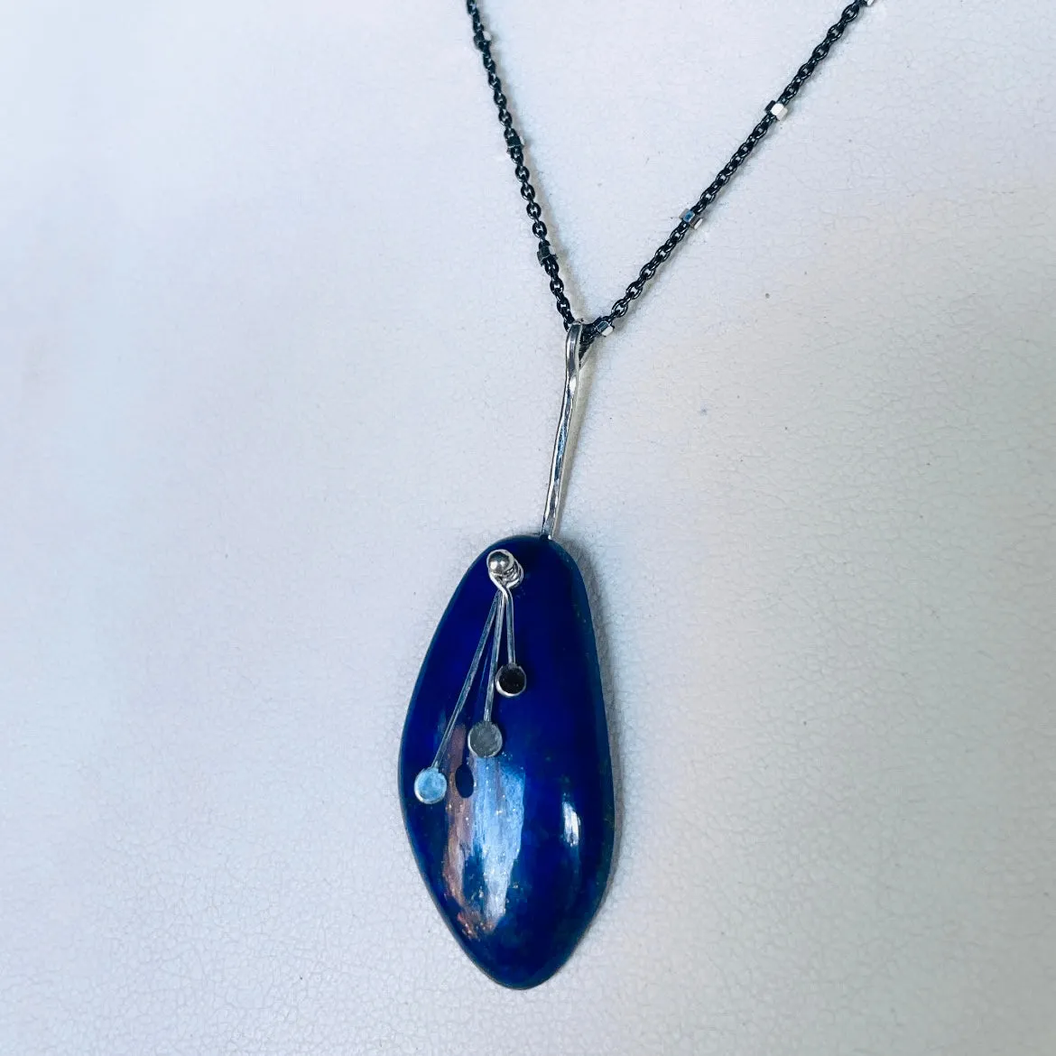 Pendulum Dots Free form Lapis necklace