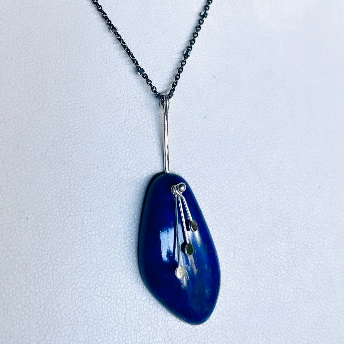 Pendulum Dots Free form Lapis necklace