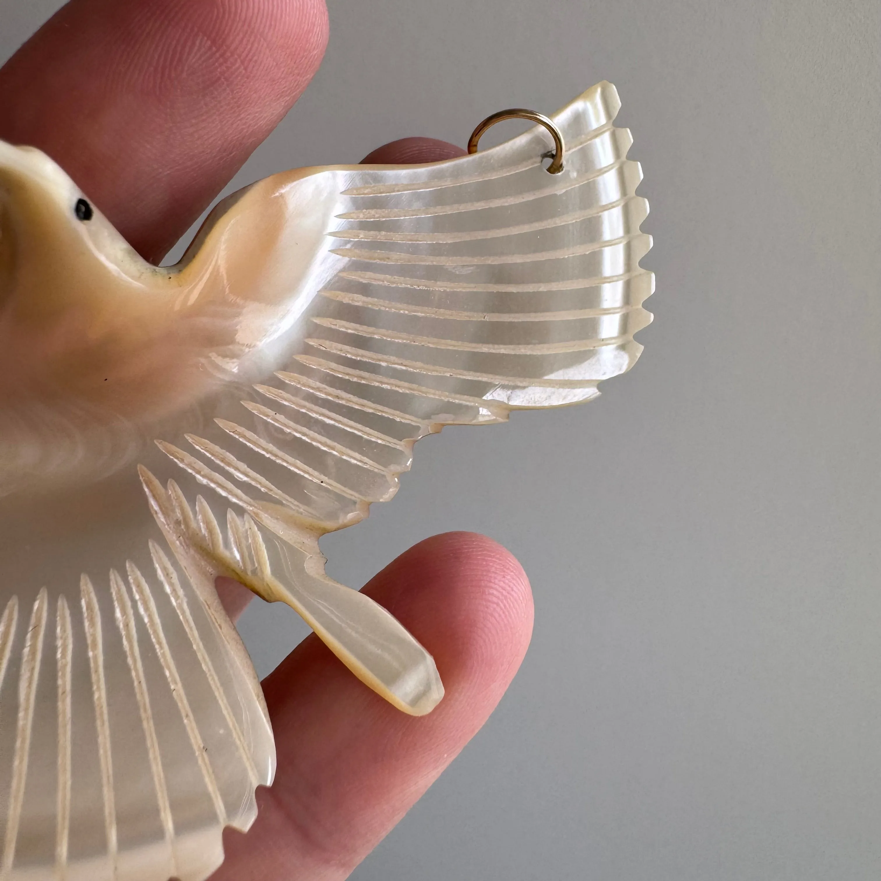 V I N T A G E // spectacular flight / 14k yellow gold and carved shell bird in flight / a huge pendant