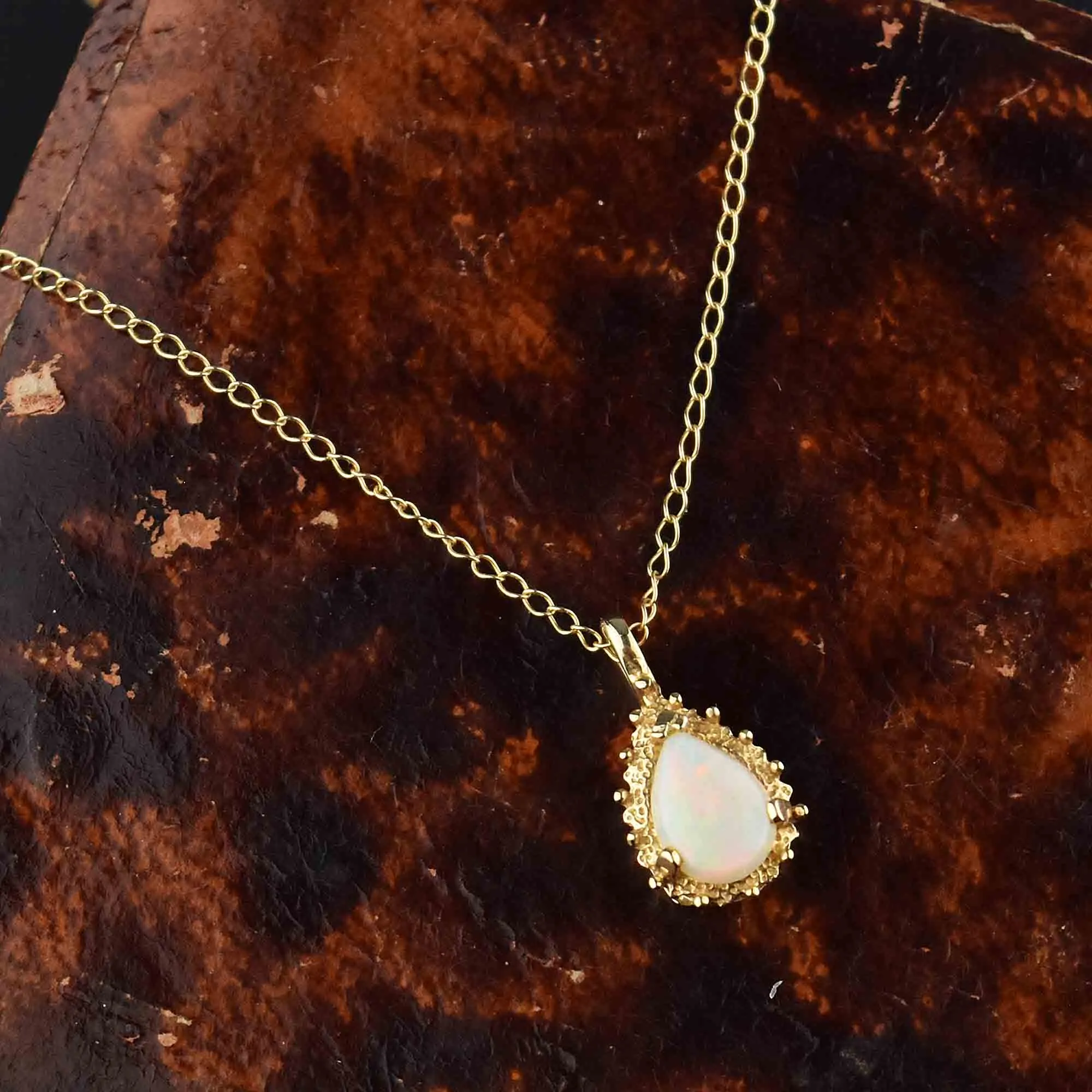 Vintage 14K Gold Opal Pendant Necklace